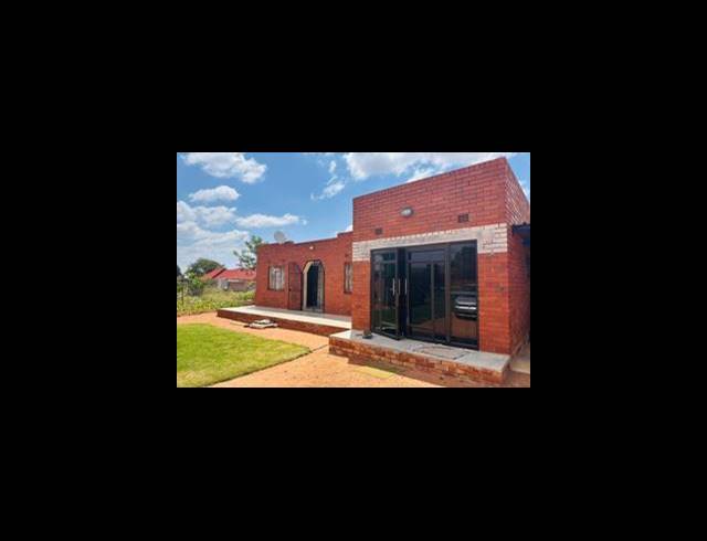 2 BEDROOM HOUSE FOR SALE IN MANKWENG
